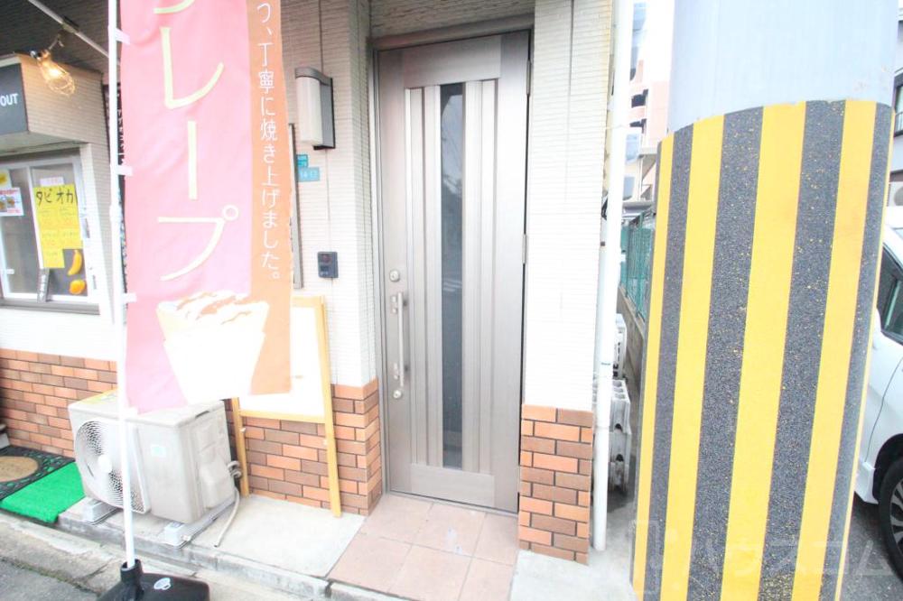 25/30 エントランス