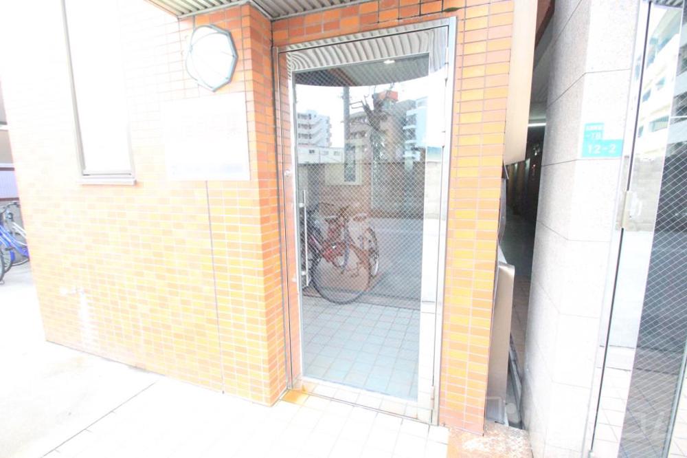 26/30 エントランス