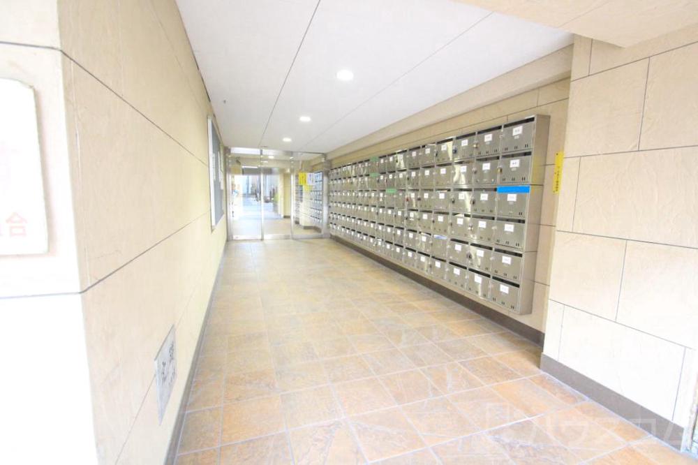 25/30 エントランス