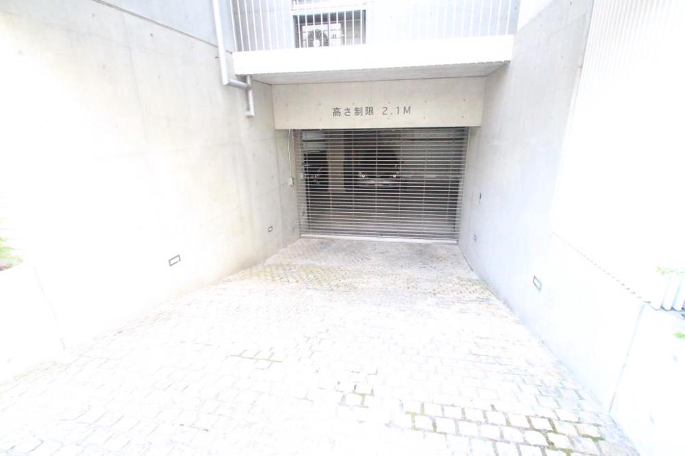 28/30 駐車場
