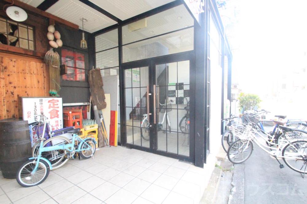 25/30 エントランス