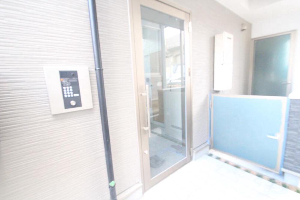 25/30 エントランス