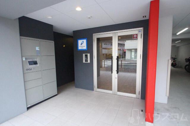 21/30 エントランス