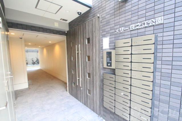 25/30 エントランス