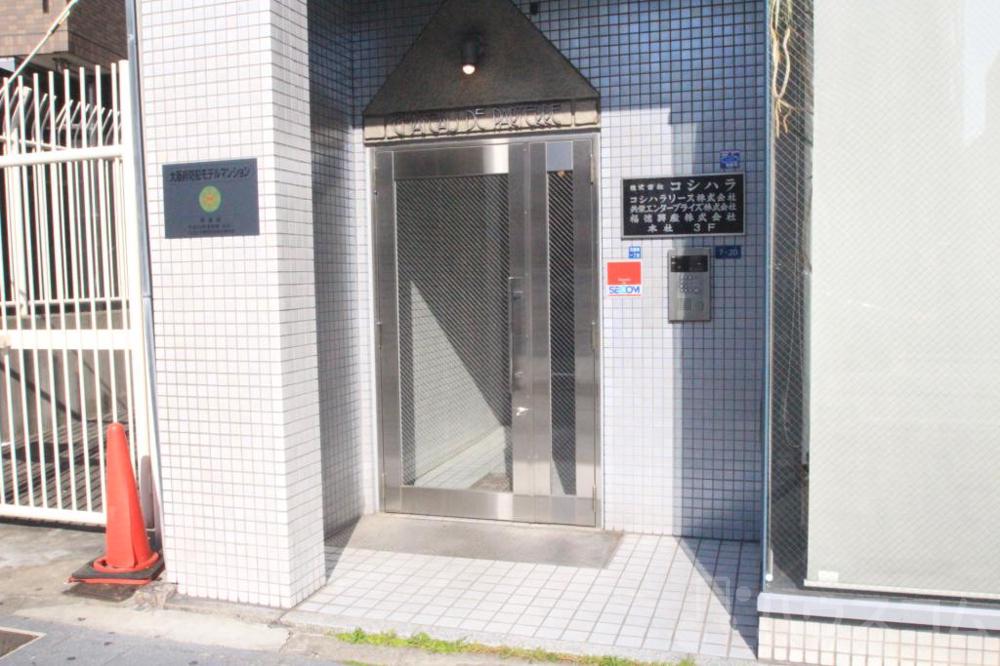 25/30 エントランス