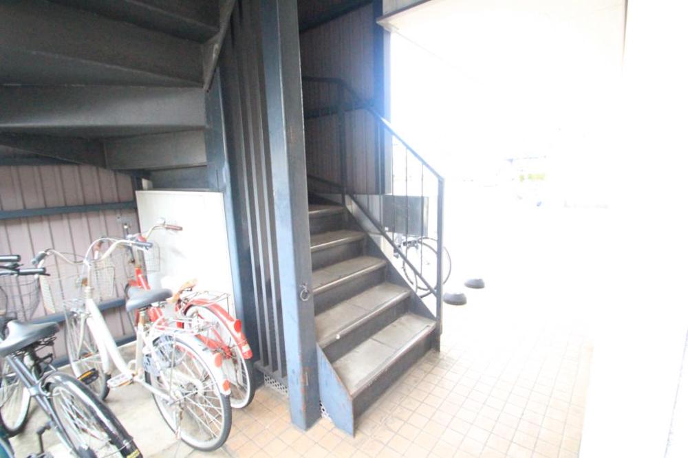 25/30 エントランス