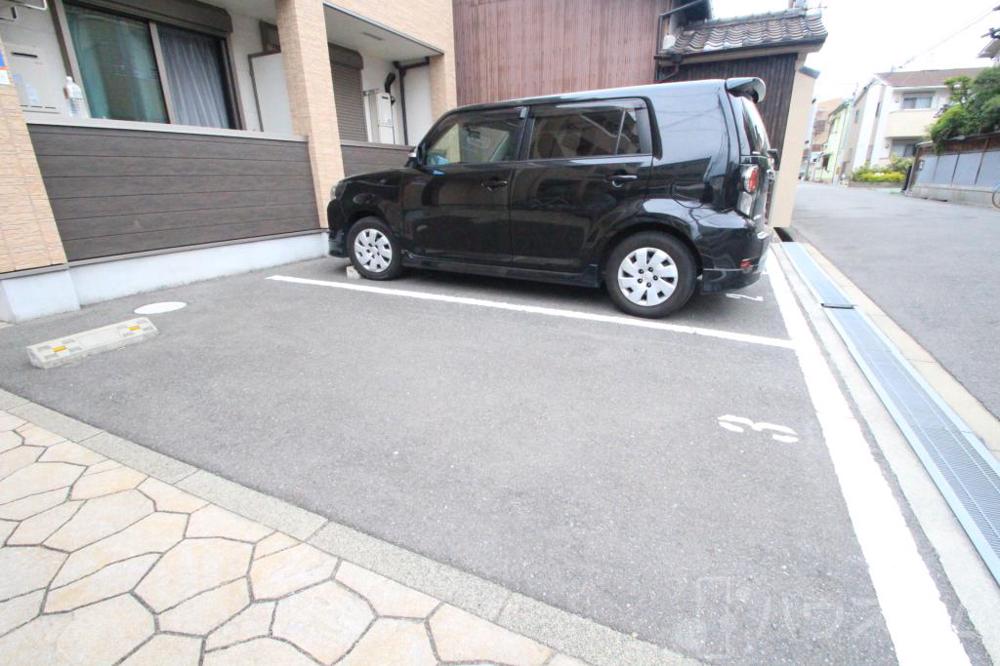 25/30 駐車場