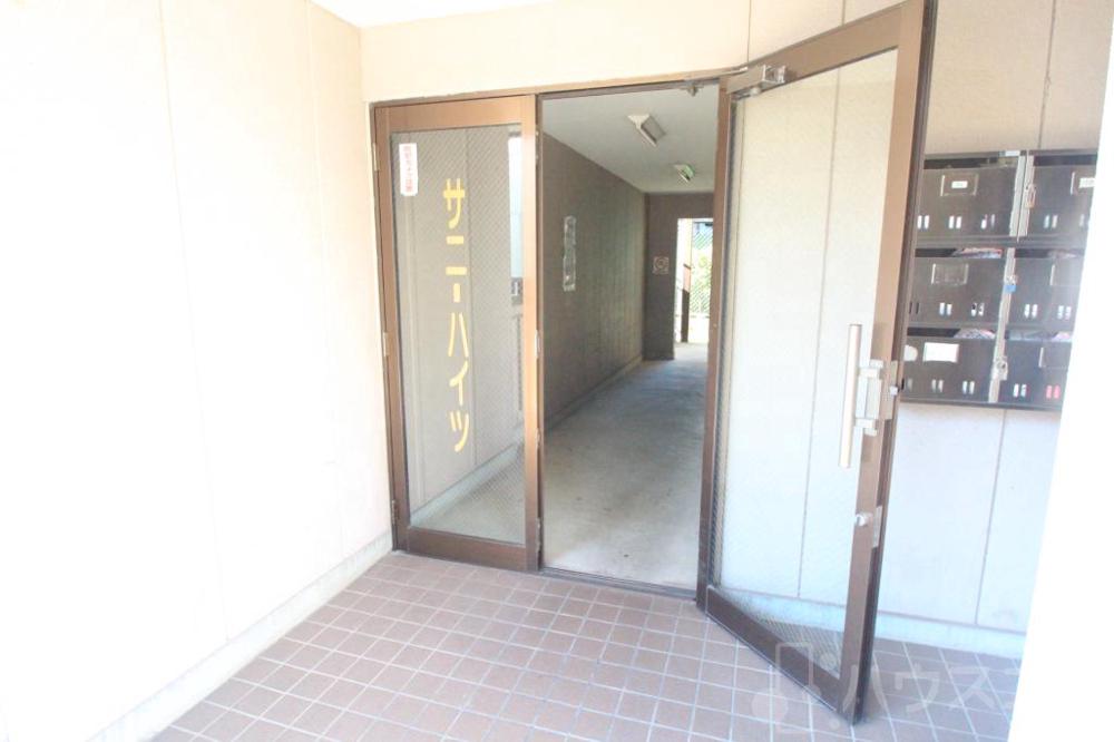 25/30 エントランス