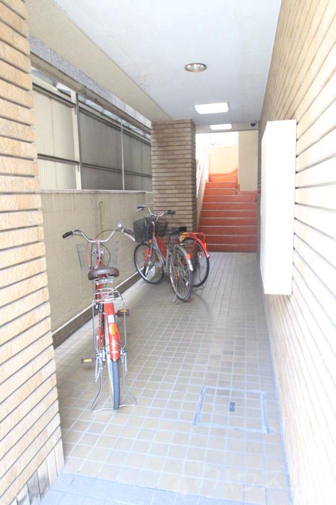 25/30 エントランス