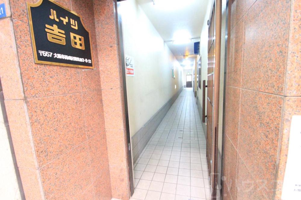 26/30 エントランス