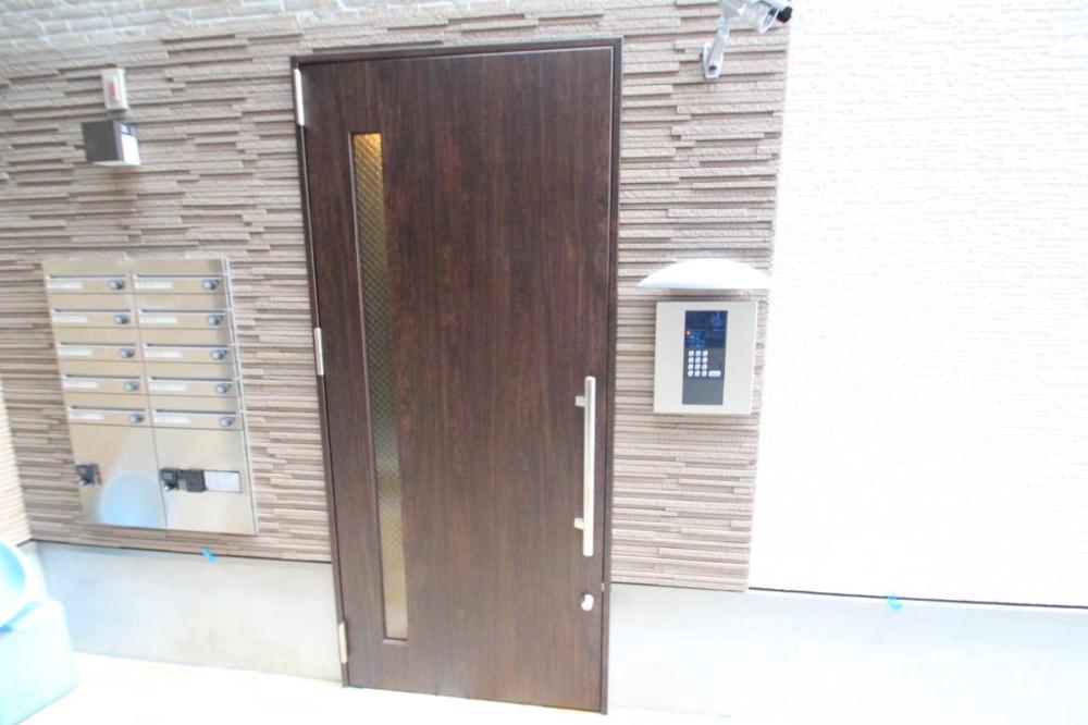 28/30 エントランス