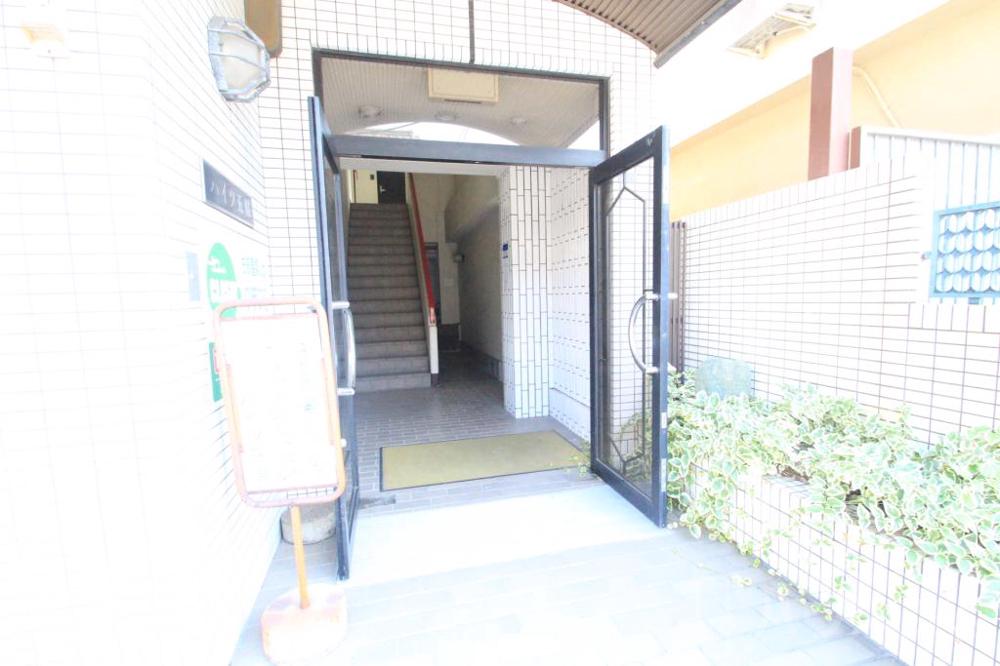 27/30 エントランス