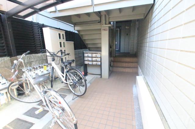 25/30 エントランス