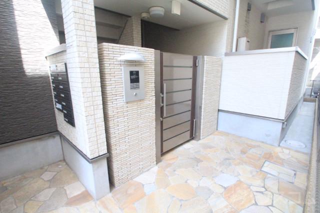 2/4 エントランス