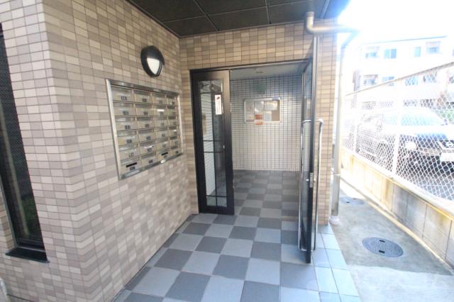 26/30 エントランス