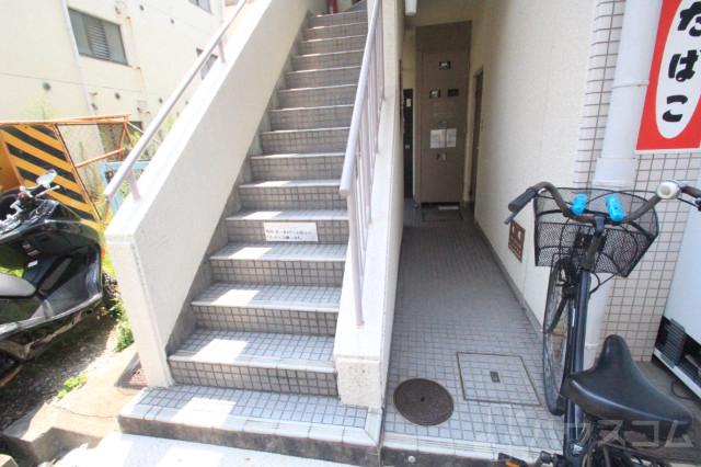 24/30 エントランス