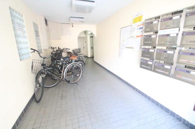 25/30 エントランス