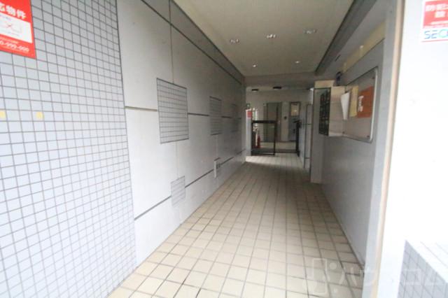 27/30 エントランス