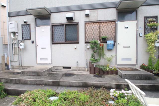 27/30 エントランス