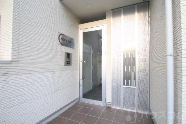 28/30 エントランス