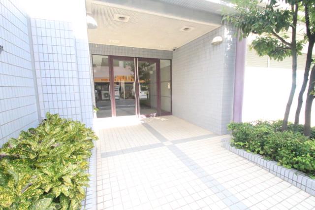 26/30 エントランス