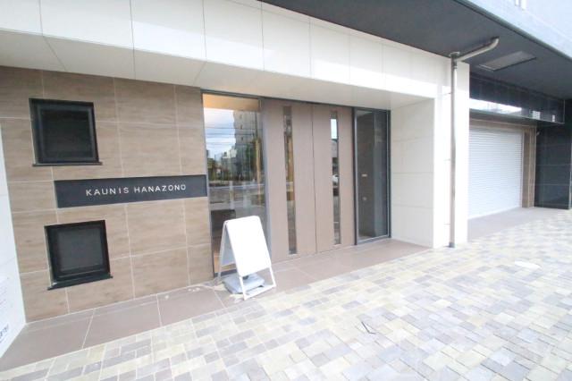 27/30 エントランス