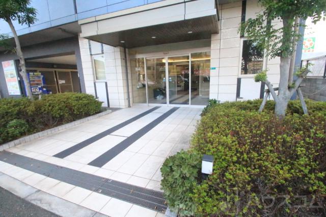 25/30 エントランス