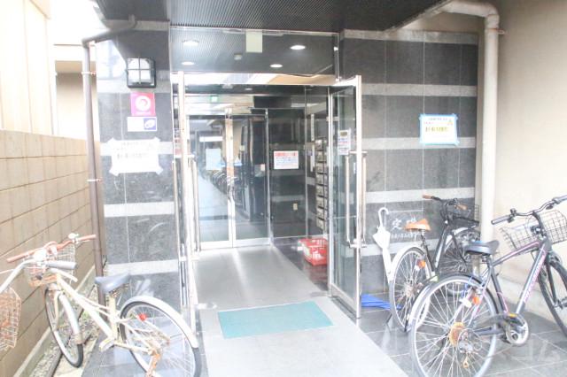 25/30 エントランス