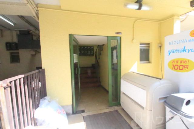 25/30 エントランス