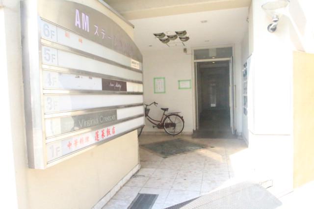 27/30 エントランス