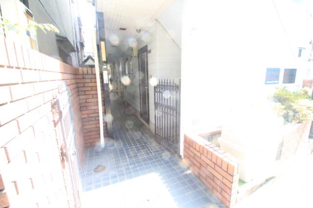 28/30 エントランス