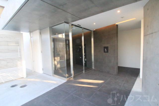 26/30 エントランス