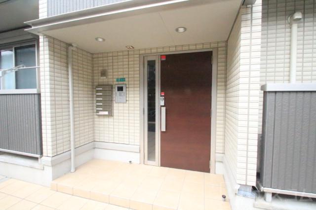 2/4 エントランス