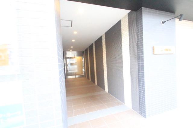 24/30 エントランス