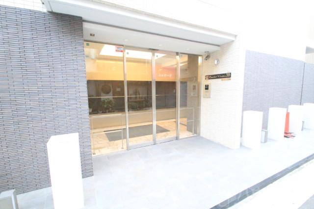 27/30 エントランス