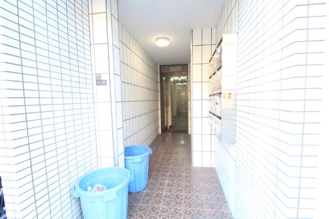 21/30 エントランス