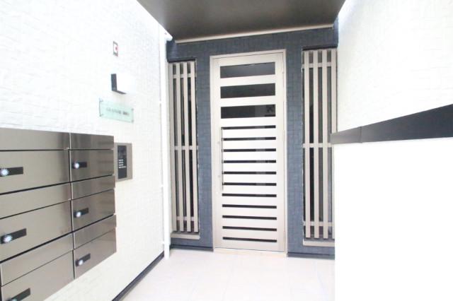 28/30 エントランス