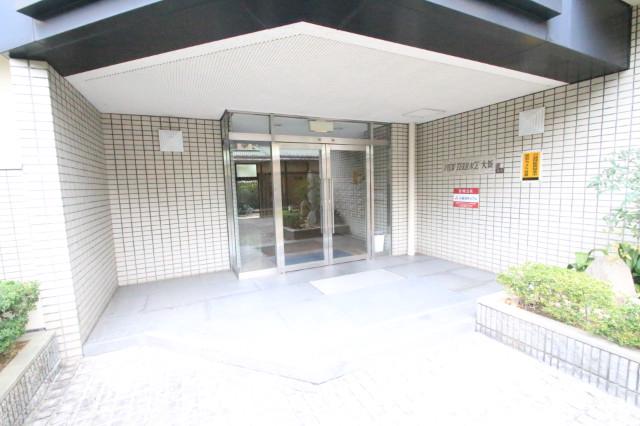 27/30 エントランス