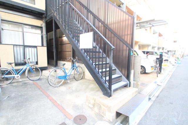 25/30 エントランス