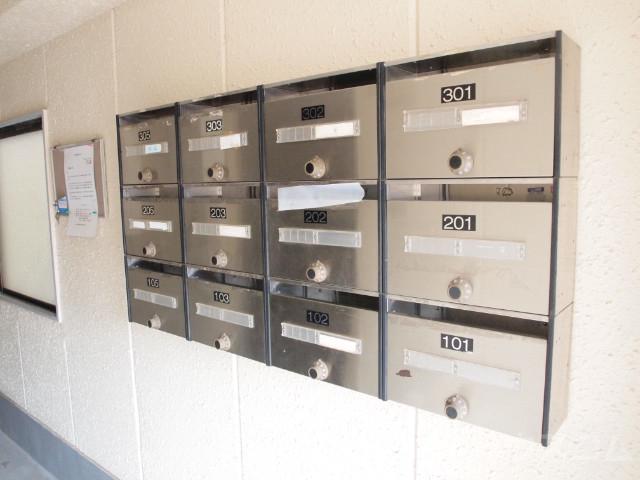 24/30 エントランス