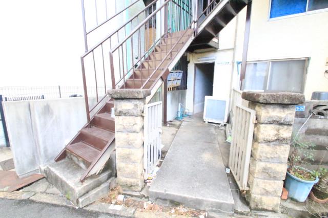 22/30 エントランス