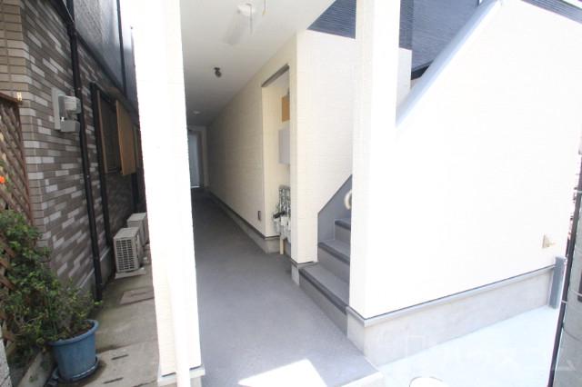 26/30 エントランス