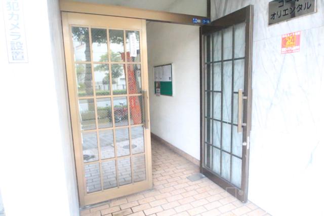 26/30 エントランス