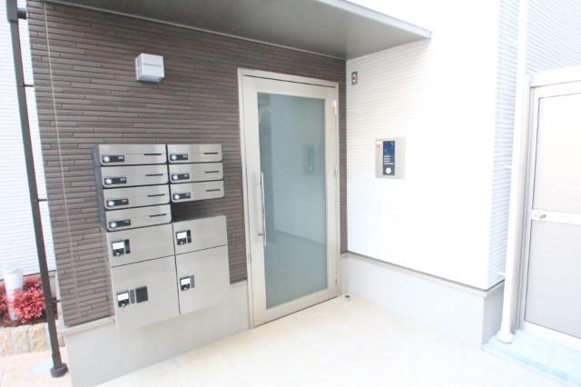 28/30 エントランス