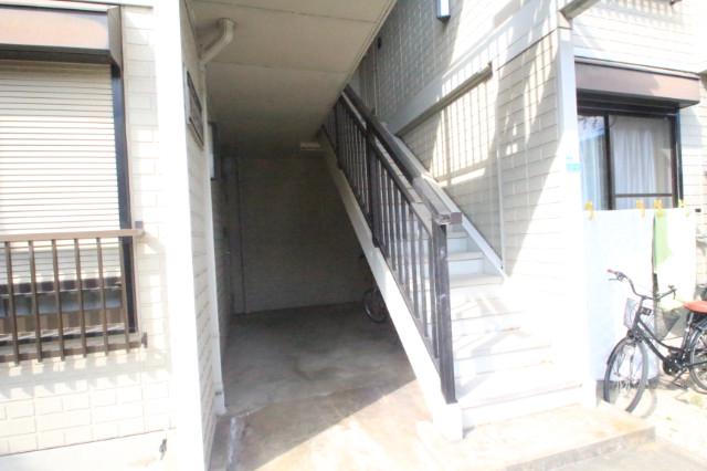 23/30 エントランス