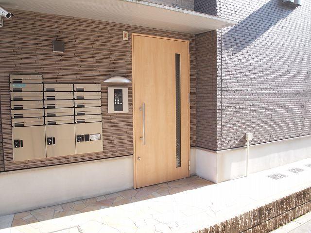 28/30 エントランス