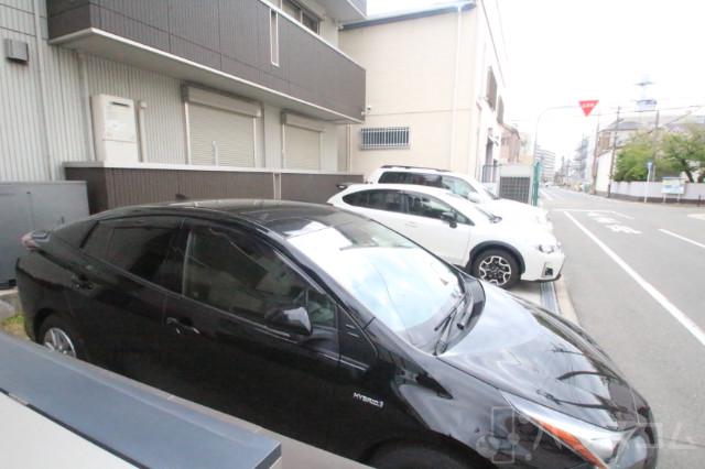 28/30 駐車場