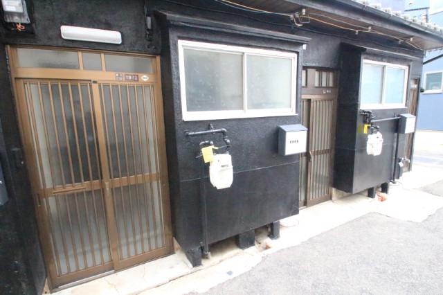 24/30 エントランス