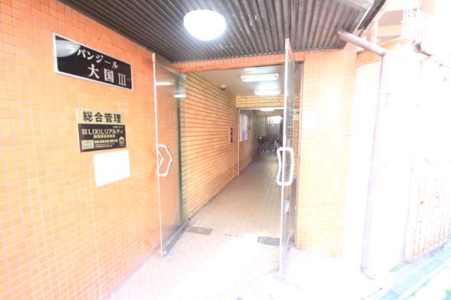 28/30 エントランス