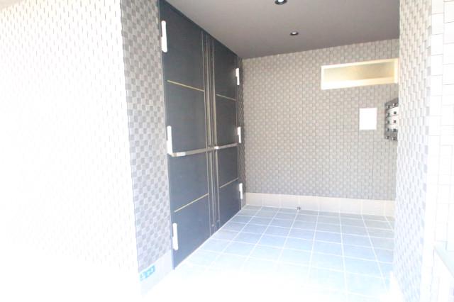 2/4 エントランス